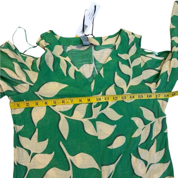 By Design Green and Cream Leaf Print Women's Top Size Small - Picture 8 of 13